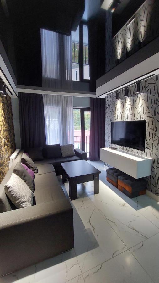 New Apartments In 博尔若米 外观 照片